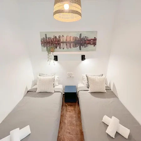 Cozy & Bright Flat Centre דירה